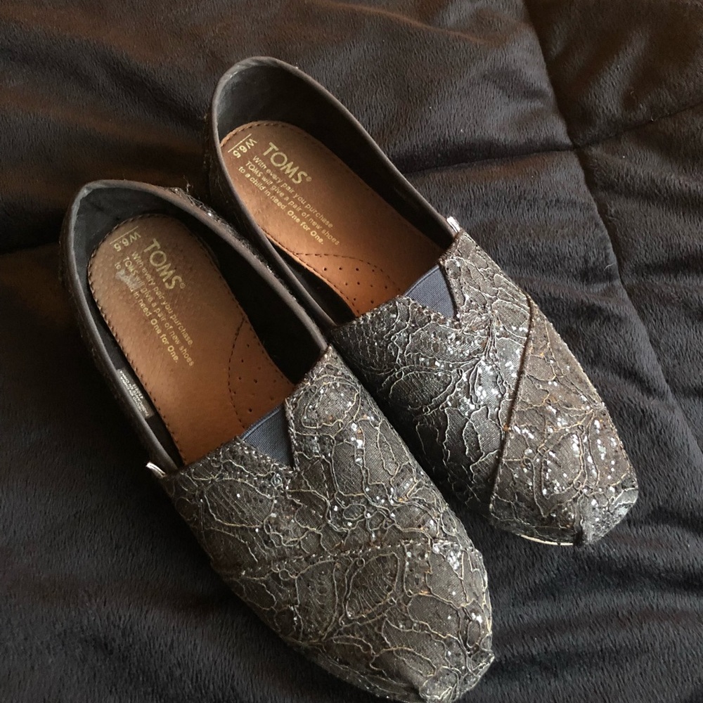 TOMS shoes